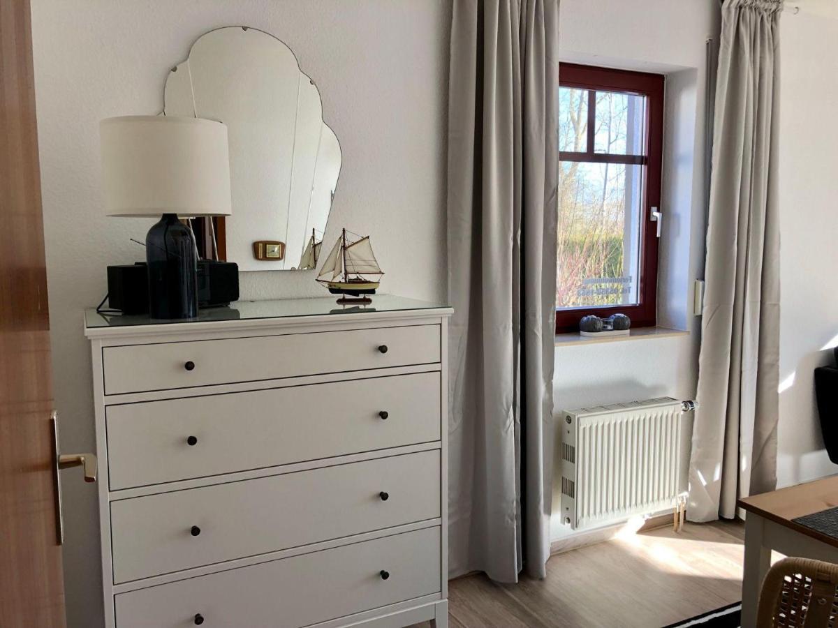 Ferienwohnung-Klaus-Stoertebeker-Mit-Sonnenterrasse-Garten-Zwischen-Strand-Wald-Und-Wiese Gustow  Екстериор снимка